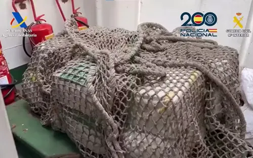 
					Empresário baiano é preso em veleiro com 500 kg de cocaína
				
				