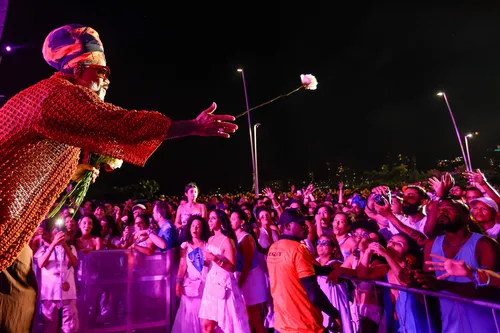 
					Enxaguada Yemanjá: Léo Santana e Xanddy participam do show de Brown
				
				
