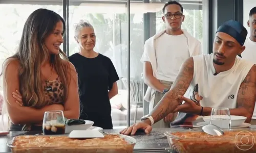 
					Esposa de Raphinha revela reação do jogador após lesão: ‘Chorando’
				
				