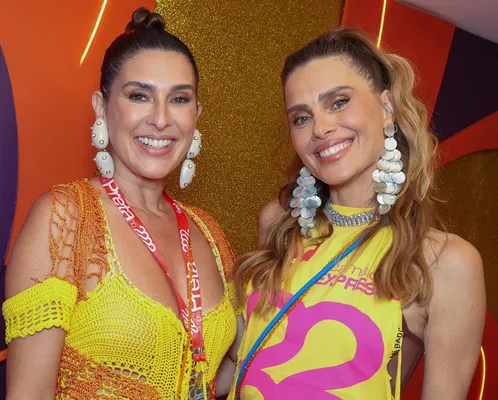 
					FOTOS: Carol Dieckmmann e mais famosos curtem Camarote Expresso 2222
				
				
