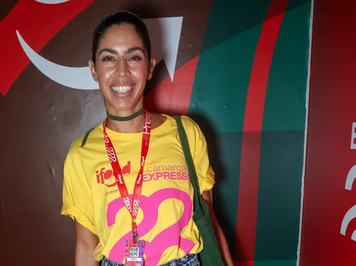 
					FOTOS: Carol Dieckmmann e mais famosos curtem Camarote Expresso 2222
				
				