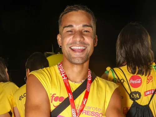 
					FOTOS: Carol Dieckmmann e mais famosos curtem Camarote Expresso 2222
				
				