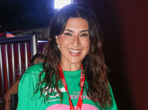 
					FOTOS: Gilberto Gil, Rita Batista e mais famosos curtem Expresso 2222
				
				