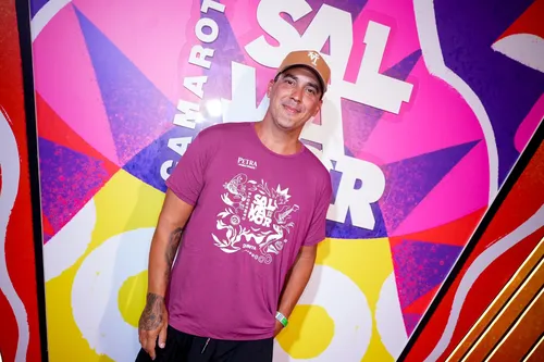 
					FOTOS: famosos curtem 1º dia de Carnaval no Camarote Salvador
				
				