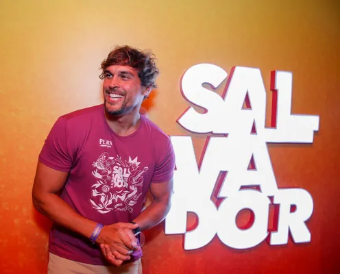 
					FOTOS: famosos curtem 1º dia de Carnaval no Camarote Salvador
				
				