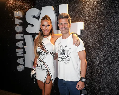 
					FOTOS: famosos curtem 2º dia de Carnaval no Camarote Salvador
				
				