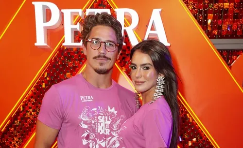 
					FOTOS: famosos curtem domingo de Carnaval no Camarote Salvador
				
				