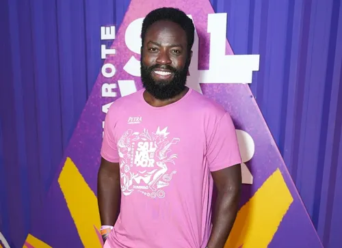 
					FOTOS: famosos curtem domingo de Carnaval no Camarote Salvador
				
				