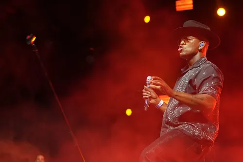 
					FOTOS: famosos curtem penúltimo dia do Carnaval no Camarote Salvador
				
				