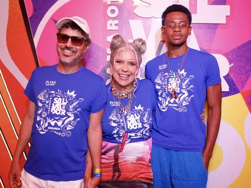 
					FOTOS: famosos curtem penúltimo dia do Carnaval no Camarote Salvador
				
				