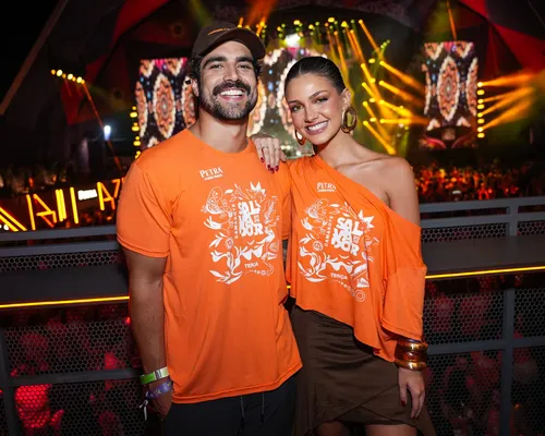 
					FOTOS: famosos curtem último dia do Carnaval no Camarote Salvador
				
				