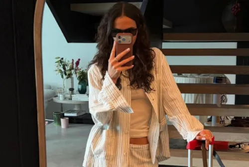 
					Famosos desembarcam em Salvador para o Carnaval 2026; FOTOS
				
				