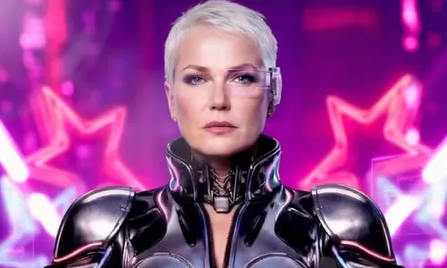 
					Famosos prestigiam o 'Último Voo da Nave' de Xuxa em SP; veja fotos
				
				