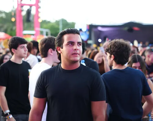 
					Festival de Verão 2026: famosos marcam presença no 2⁠º dia; FOTOS
				
				