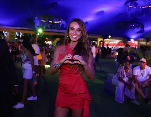 
					Festival de Verão 2026: famosos marcam presença no 2⁠º dia; FOTOS
				
				