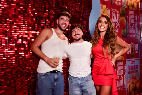 
					Festival de Verão 2026: famosos marcam presença no 2⁠º dia; FOTOS
				
				