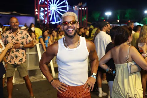 
					Festival de Verão 2026: famosos marcam presença no 2⁠º dia; FOTOS
				
				