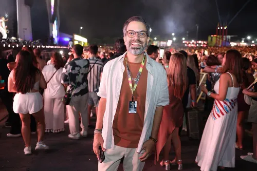 
					Festival de Verão 2026: famosos marcam presença no 2⁠º dia; FOTOS
				
				