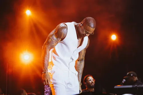 
					Festival de Verão 2026: fotos do 2º dia com Léo Santana e muito mais
				
				