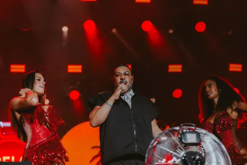 
					Festival de Verão 2026: fotos do 2º dia com Léo Santana e muito mais
				
				