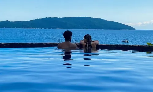 
					Filha de Brown surge em clima íntimo com ex-genro de Regina Casé
				
				