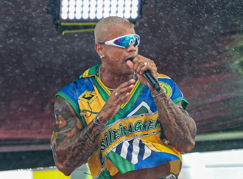 
					Filha de Léo Santana chega ao circuito Barra-Ondina no 1º Carnaval
				
				