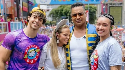 
					Filha de Xanddy e Carla Perez faz acordo e revela decisão inédita
				
				