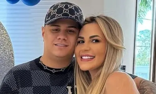 
					Deolane Bezerra solta o verbo após exame no IML: 'Presa por trabalhar'
				
				