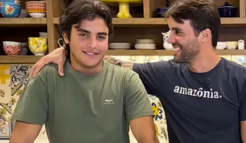 
					Filho de Ivete Sangalo acompanha show de André Marques e se declara
				
				