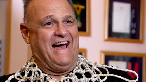 
					Filho de Oscar Schmidt faz apelo emocionado após a morte do pai
				
				