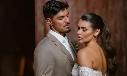 
					Gabriel Medina confirma gravidez da esposa em casamento; VÍDEO
				
				