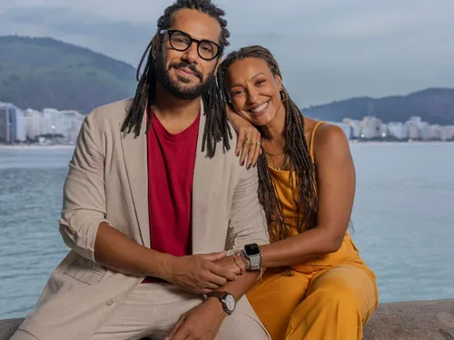
					'Por Você': nova novela quebra protocolo e começa nas redes sociais
				
				