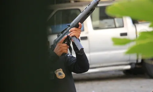 
					Homem é preso após comprar dinheiro falso em Irecê
				
				