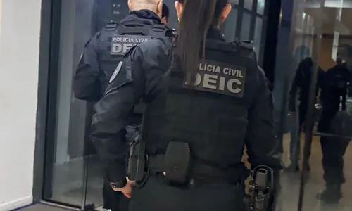 
					Homem que invadiu ônibus e roubou pix de R$ 600 é preso na Bahia
				
				