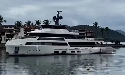 
					Iate de Neymar de R$ 120 milhões vira atração em Angra dos Reis
				
				