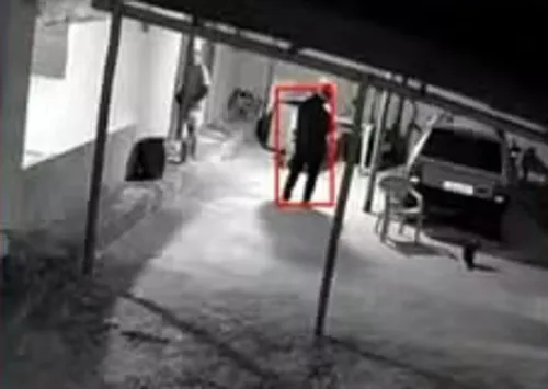 
					Idoso é morto a tiros dentro do próprio bar na Bahia
				
				