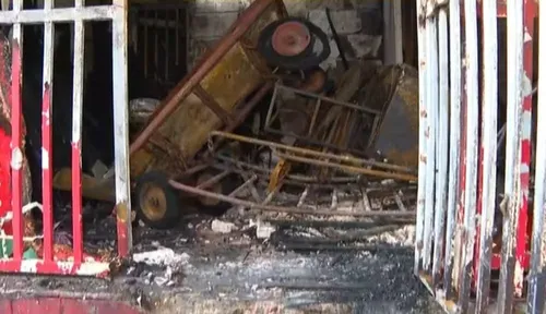 
					Incêndio em depósito destrói produtos de ambulantes em Salvador
				
				