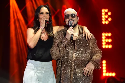 
					Ivete Sangalo é flagrada aos beijos com Tiago Maia em show de Belo
				
				