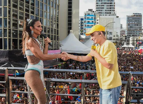 
					Ivete Sangalo faz dueto com João Gomes em cima de trio no Carnaval
				
				