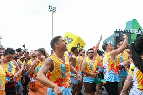 
					Bruna Marquezine, Shawn Mendes e mais curtem trio de Ivete Sangalo
				
				