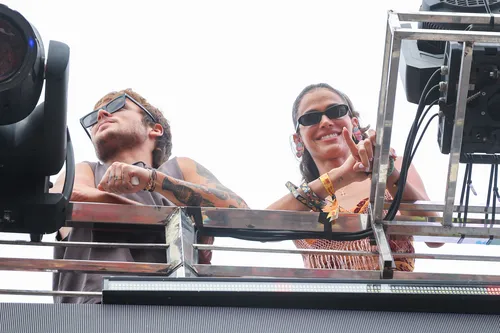 
					Bruna Marquezine, Shawn Mendes e mais curtem trio de Ivete Sangalo
				
				