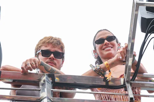 
					Bruna Marquezine, Shawn Mendes e mais curtem trio de Ivete Sangalo
				
				