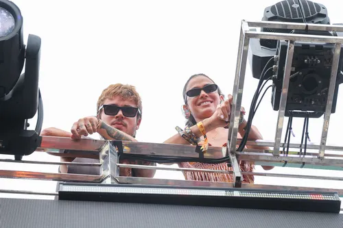 
					Ivete Sangalo homenageia Preta Gil e faz desabafo no Bloco Coruja
				
				