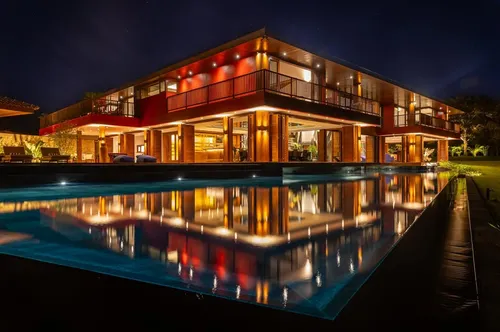 
					Ivete Sangalo tira descanso em casa de alto luxo em Trancoso; FOTOS
				
				