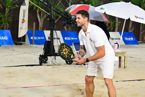 
					Jonas Sulzbach brilha em torneio de beach tennis após deixar o BBB 26
				
				