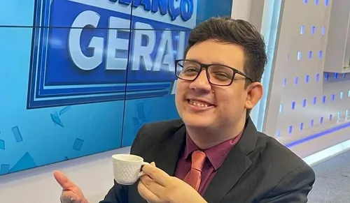 
					Jornalista Erlan Bastos morre aos 32 anos
				
				