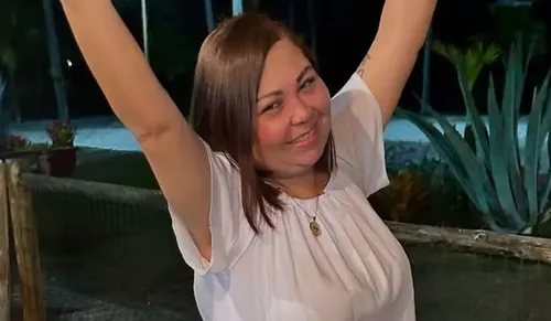 
					Jornalista Isabela Rocha Lemos morre, aos 42 anos, em Salvador
				
				