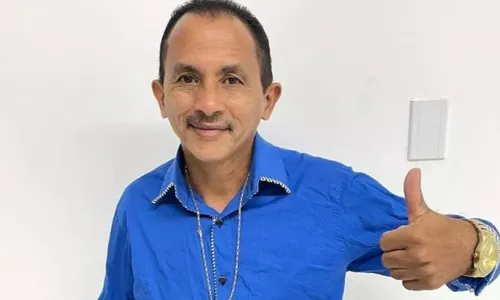 
					Lembra dele? Dono do hit 'Caneta Azul' perde fortuna e mora de favor
				
				