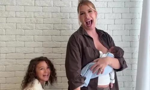
					Lore Improta grava vídeo inusitado com filhos e Liz rouba a cena
				
				