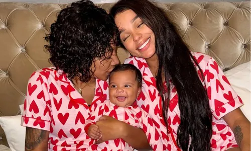 
					Ludmilla e Brunna Gonçalves impressionam com foto rara de filha; veja
				
				
